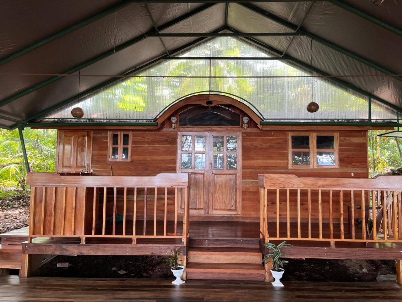 ホテル Gypsy Wagons パボネス エクステリア 写真